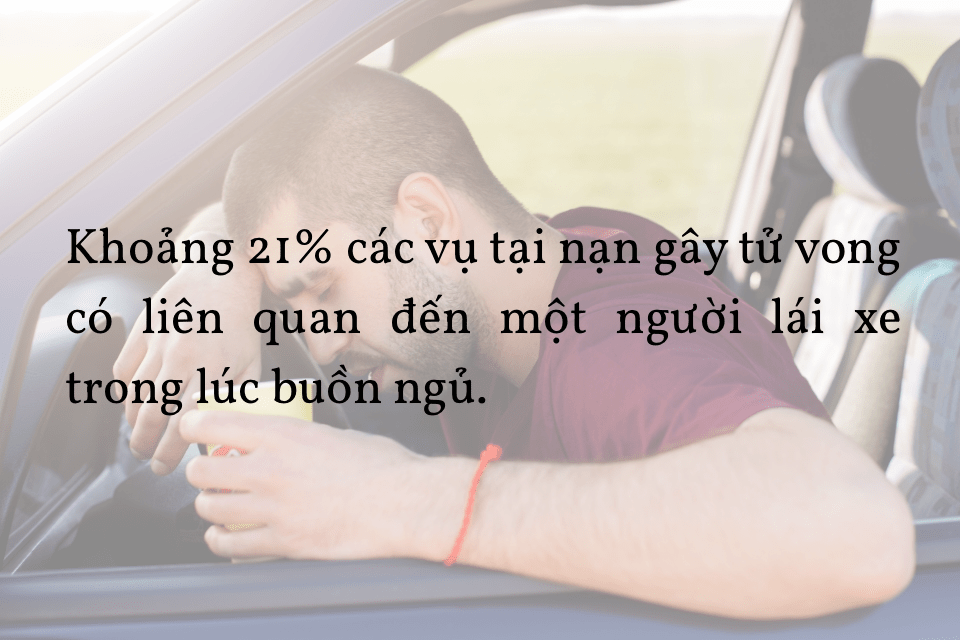 Ngu gat tren tay lai